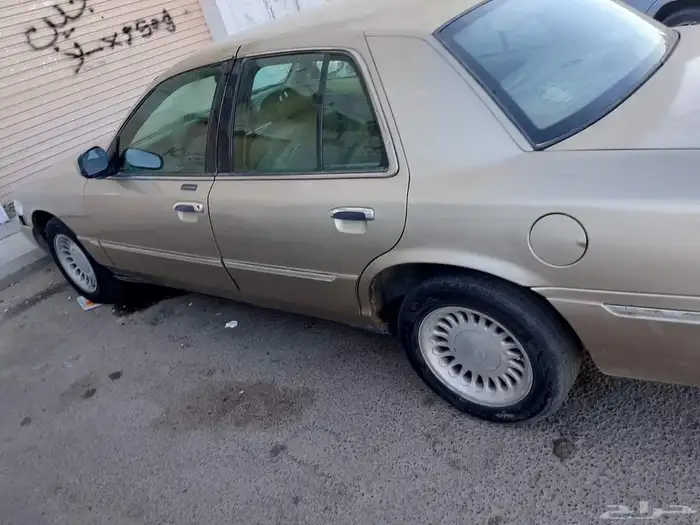 فورد جراند ماركيز 2000 1
