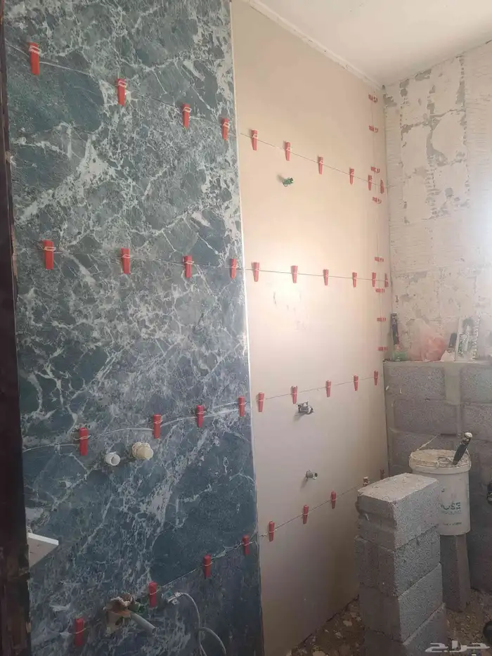 مبلط بلاط السيراميك 4