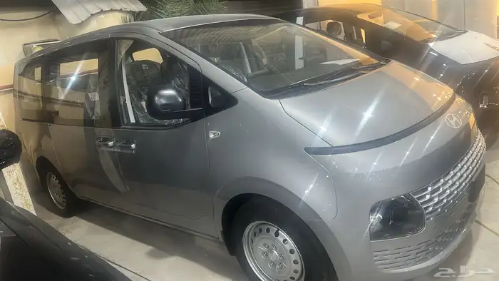 هيونداي ستاريا 8