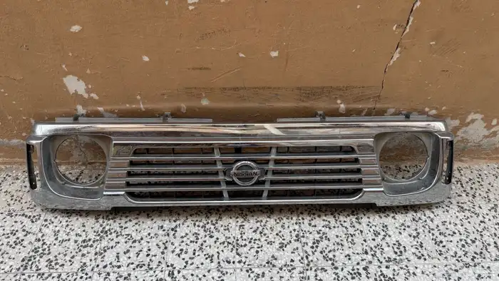 شبك نيسان باترول 88-97 0