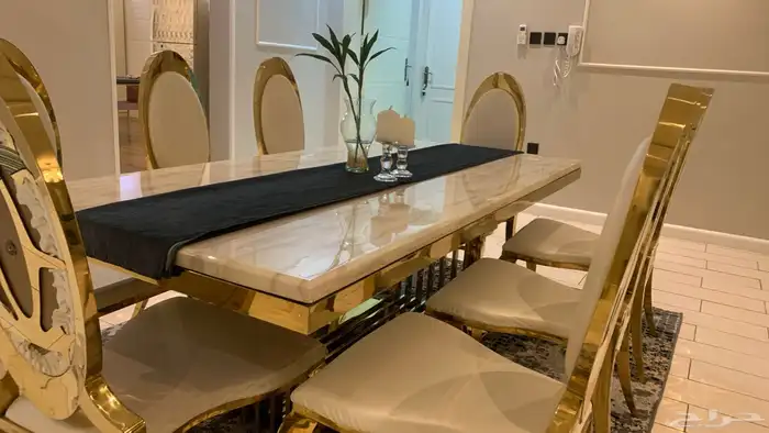 طاولة طعام للسوم معى 8 كراسي 1