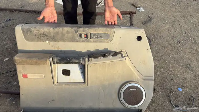 قطع غيار همر H2 موديل 2003 27