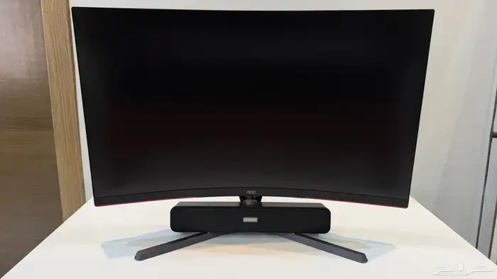 شاشة قيمنق و طاولة و رفوف من ايكيا 2