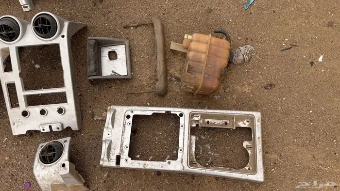 قطع غيار همر H2 موديل 2003 24