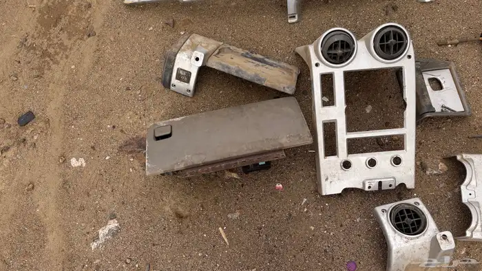 قطع غيار همر H2 موديل 2003 23