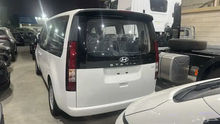 هيونداي ستاريا 3