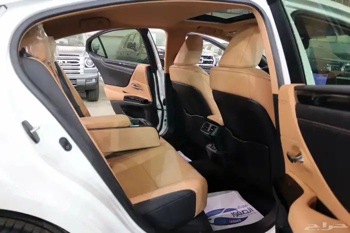 لكزس ES350 نص فل 2024 مستخدم وارد البريمي بسعر 189.000 9