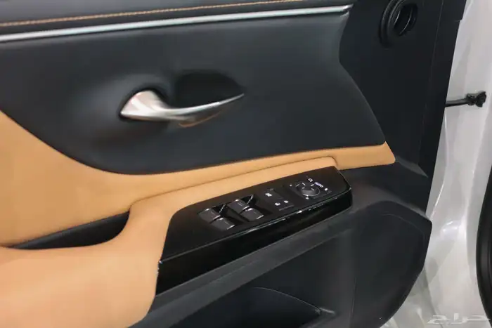 لكزس ES350 نص فل 2024 مستخدم وارد البريمي بسعر 189.000 16