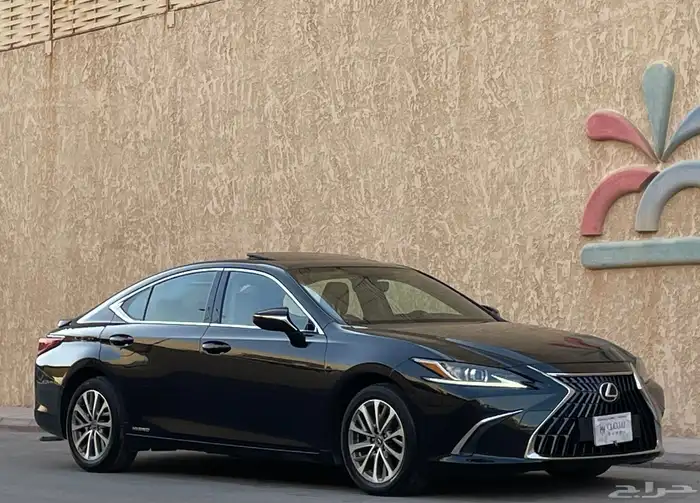 لكزس ES300h موديل 2022 10