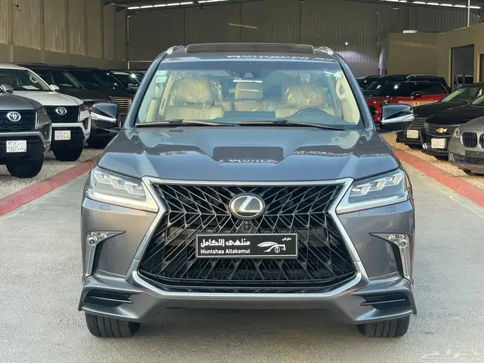 لكزس LX570 2020 ممشى 20 الف شرط 0