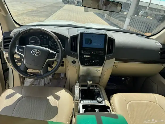 لاند كروزر جيب GXR 8