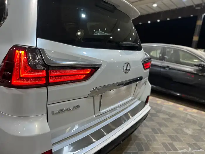 جيب لكزس LX570 سبورت 2020 فطيمي على الشرط 7