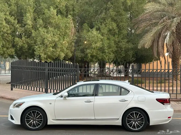 لكزس LS460 موديل 2013 سعودي اسبورت 4