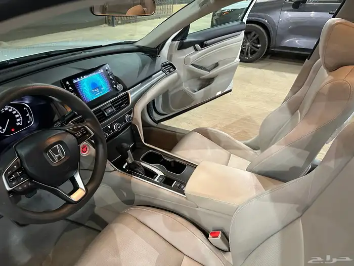 هوندا اكورد موديل 2021 فئة LX 20