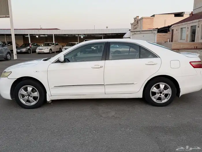 للبيع كامري 2008 قير عادي 3