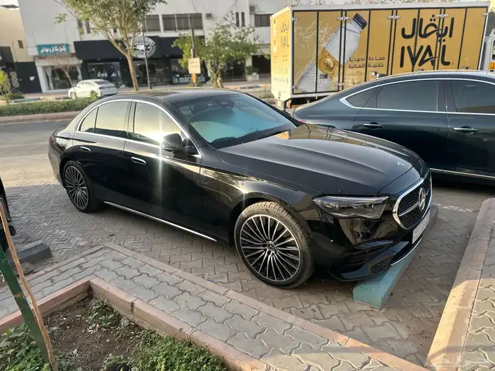 مرسيدس E300 2025 1