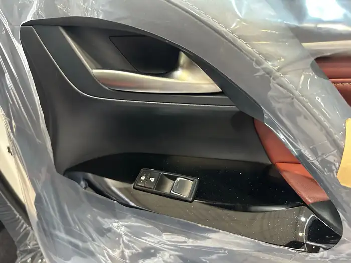 جيب لكزس LX570 سبورت 2020 فطيمي على الشرط 32