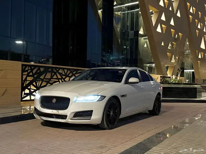 جاكوار XF 2018 8