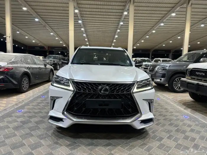 جيب لكزس LX570 سبورت 2020 فطيمي على الشرط 1