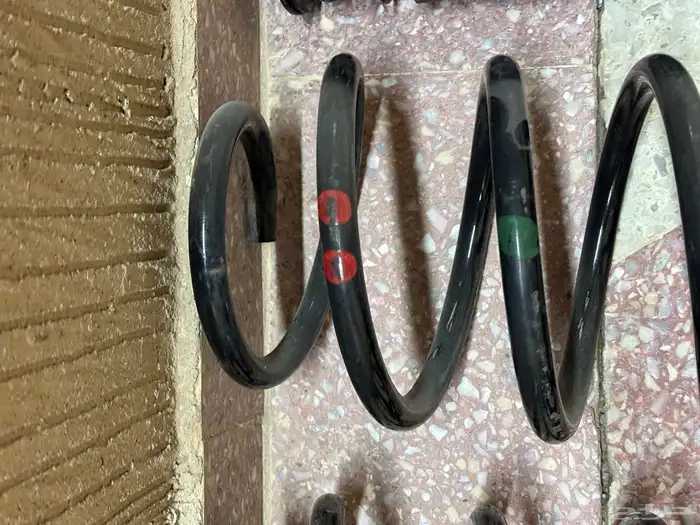 مساعدات ويايات لاند كروزر 2002 وكالة 5