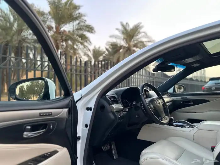 لكزس LS460 موديل 2013 سعودي اسبورت 19