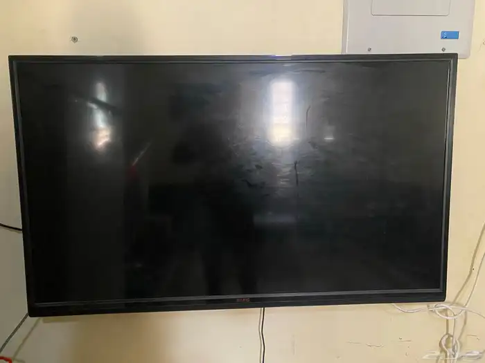 سرير بمرتبه كبير وشاشه Basic 40 بوصه 0