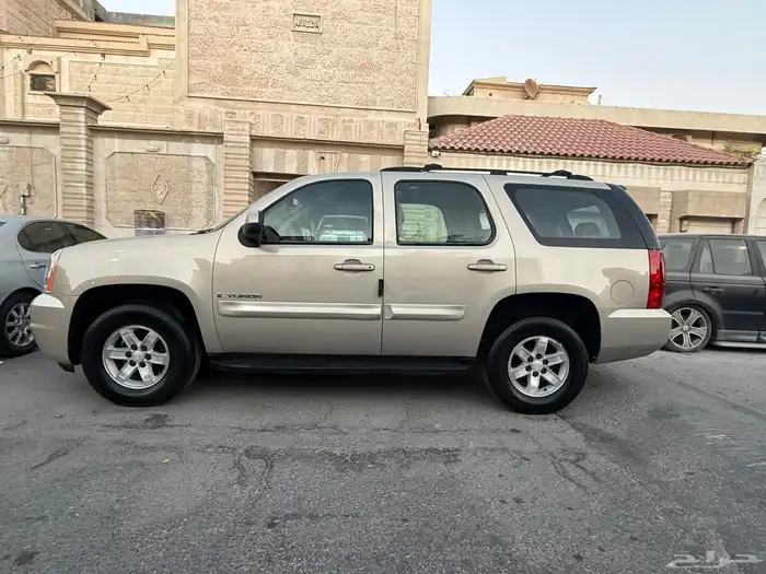 يوكن 2009 نظيف جدا بدي وكاله 0