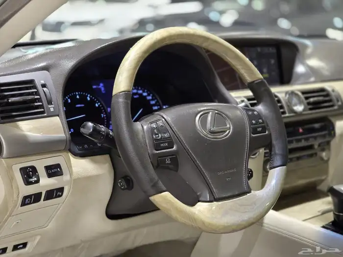 لكزس LS460 موديل 2013 بحالة ممتازة 16