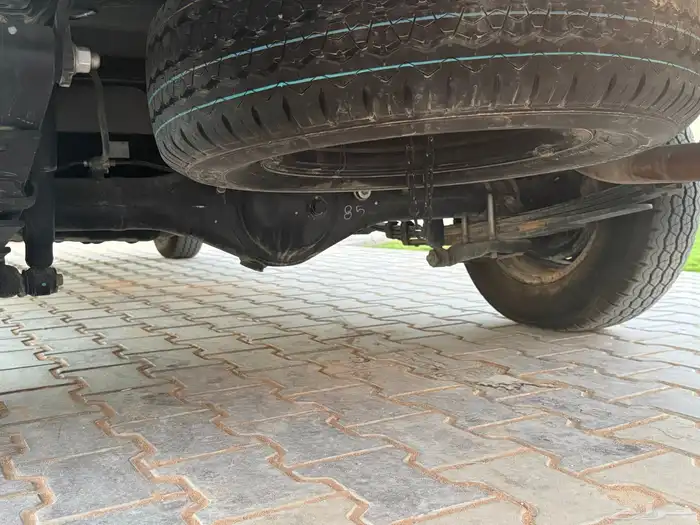 تويوتا هايلوكس 2013 GLX غمارتين مخزنه شبه جديده 14