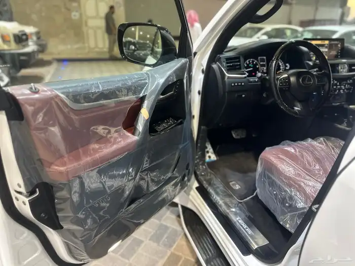 جيب لكزس LX570 سبورت 2020 فطيمي على الشرط 43