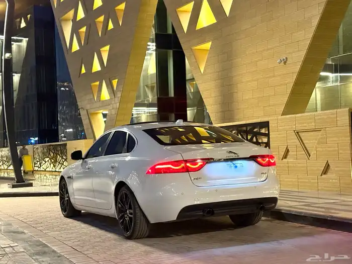 جاكوار XF 2018 11