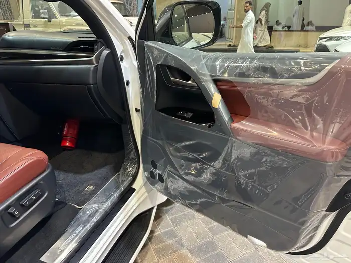 جيب لكزس LX570 سبورت 2020 فطيمي على الشرط 33