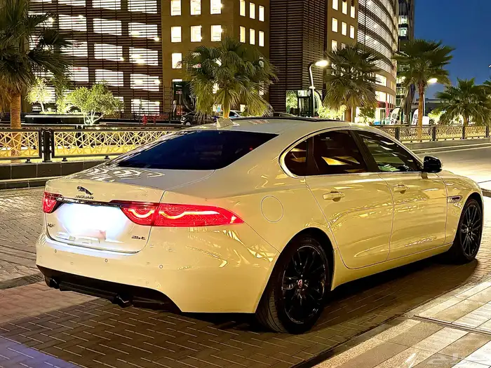 جاكوار XF 2018 12