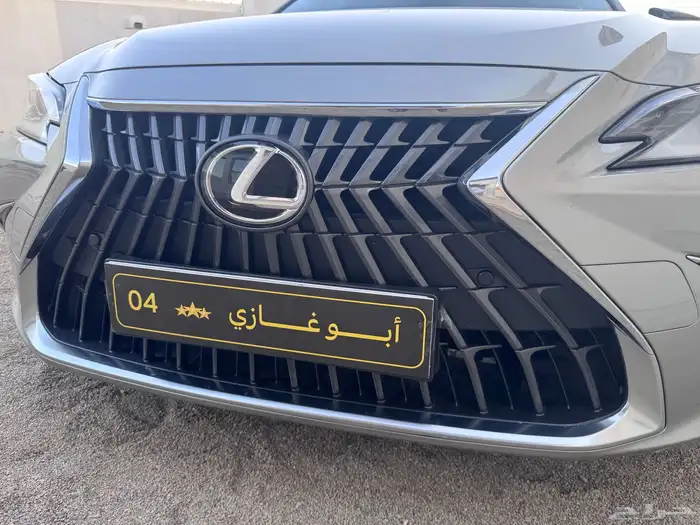 لكزز AC شبه الاصفار 10
