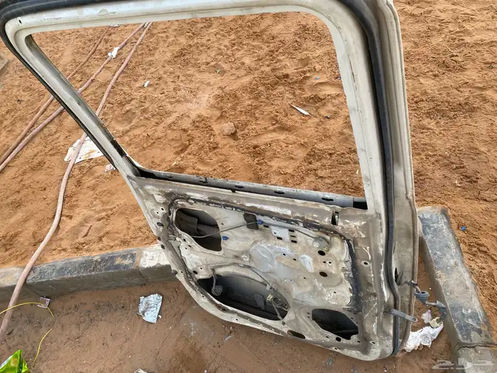 باب هايلوكس للبيع 1