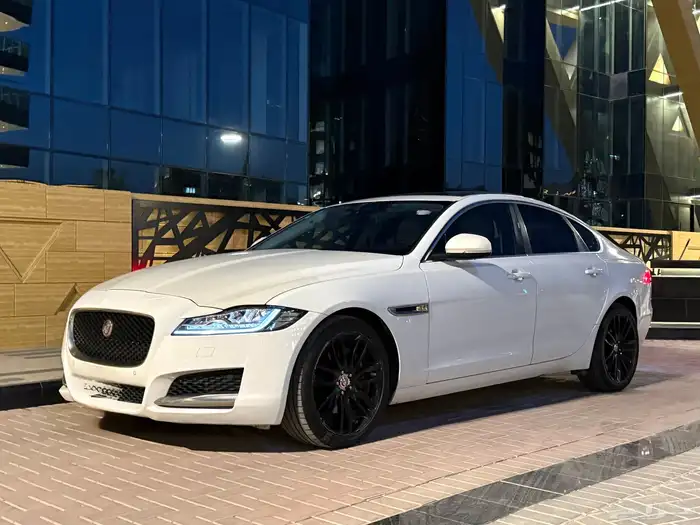 جاكوار XF 2018 6