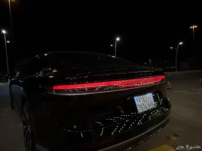 Lucid Air Touring   فخامة كهربائية بمواصفات عالية 40