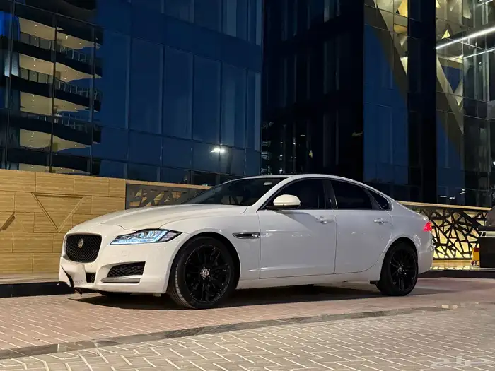 جاكوار XF 2018 0