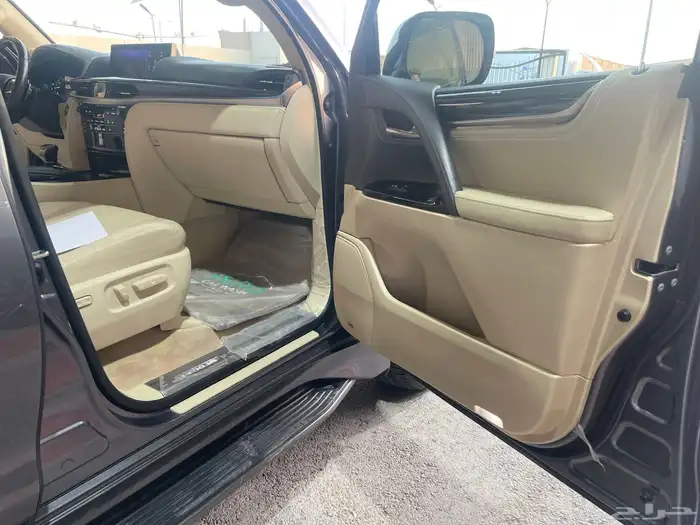 لكزس LX570 2020 ممشى 20 الف شرط 31