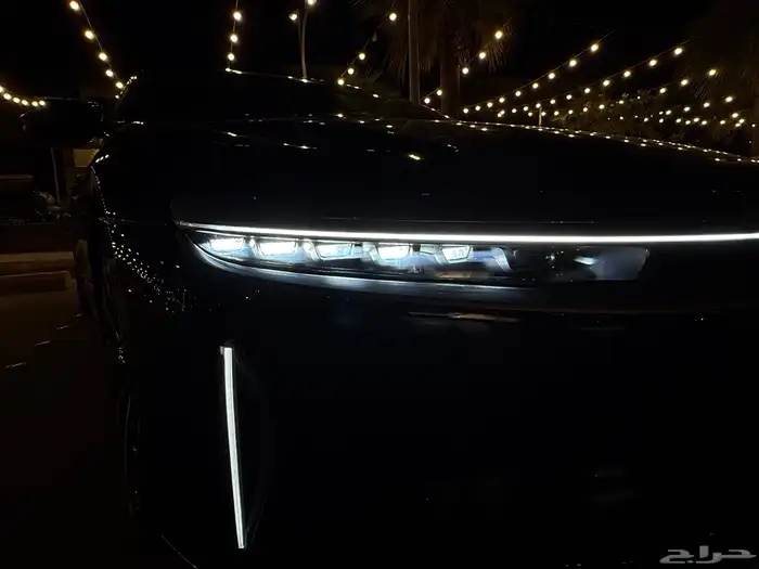 Lucid Air Touring   فخامة كهربائية بمواصفات عالية 43