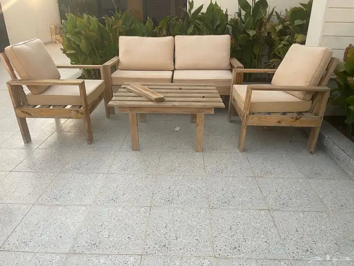 جلسة خارجية خشب مع مخدات 0