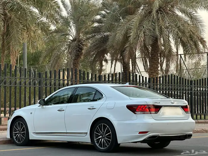 لكزس LS460 موديل 2013 سعودي اسبورت 10