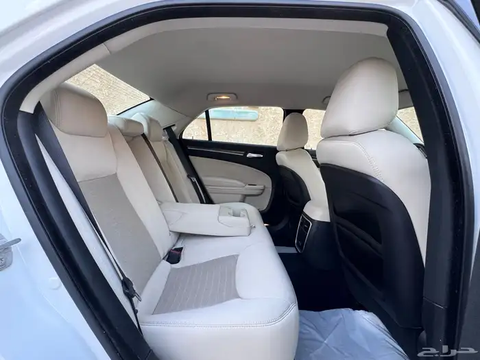 كرايسلر C300 2021 عداد 82 الف 21