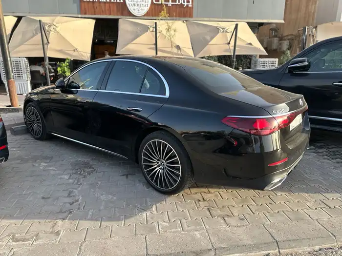مرسيدس E300 2025 2