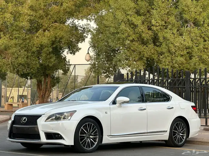 لكزس LS460 موديل 2013 سعودي اسبورت 2