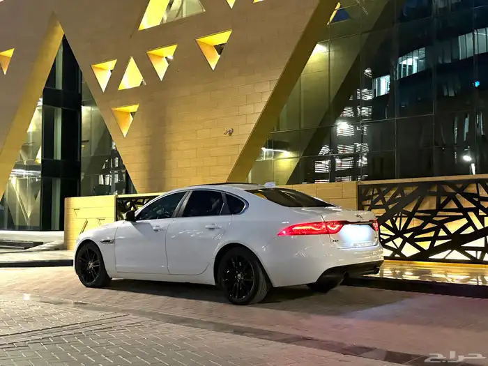جاكوار XF 2018 9