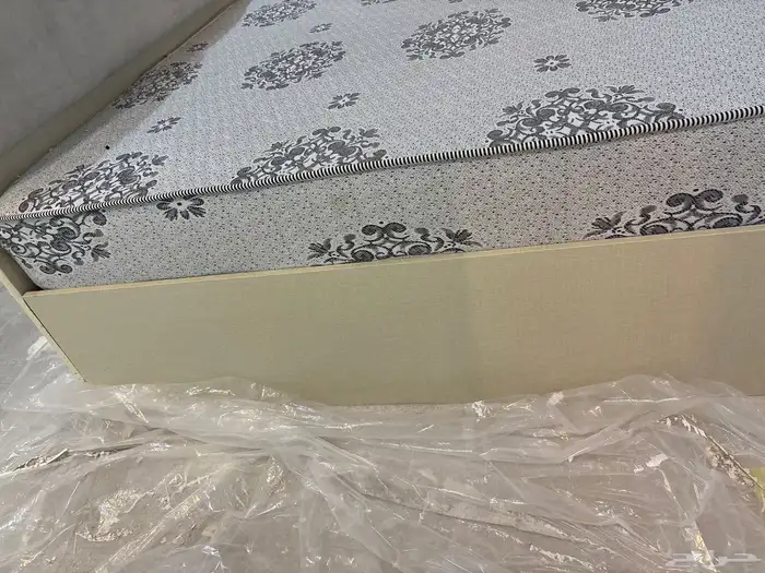 تم البيع 2 كمودينا وسرير مترين في مترين وتسريحه 5