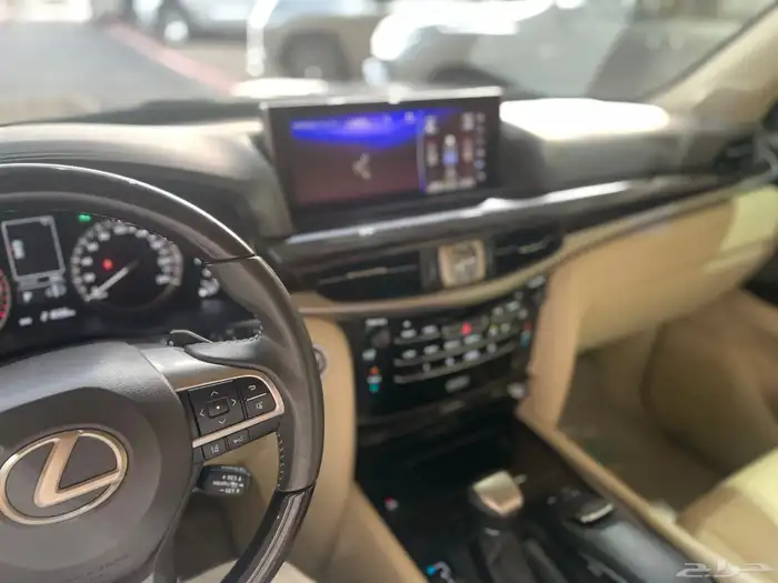 لكزس LX570 2020 ممشى 20 الف شرط 39