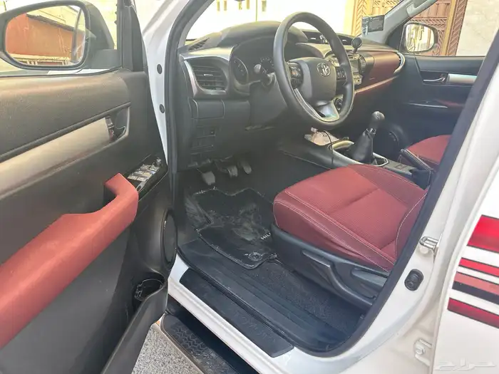 تم البيع هايلوكس 2016 غمارتين دبل مخزنة تم البيع 17