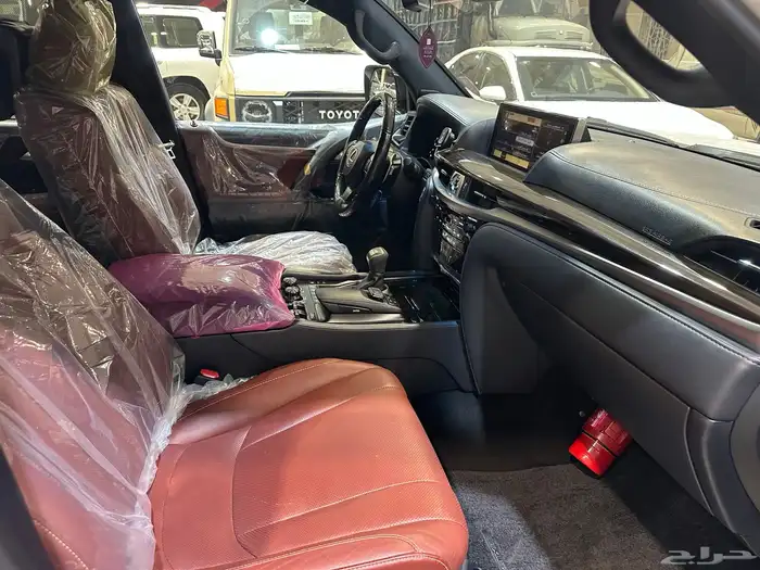 جيب لكزس LX570 سبورت 2020 فطيمي على الشرط 37